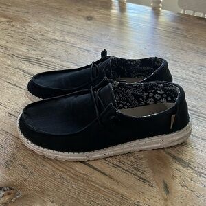 Wine’s Hey Dude shoes